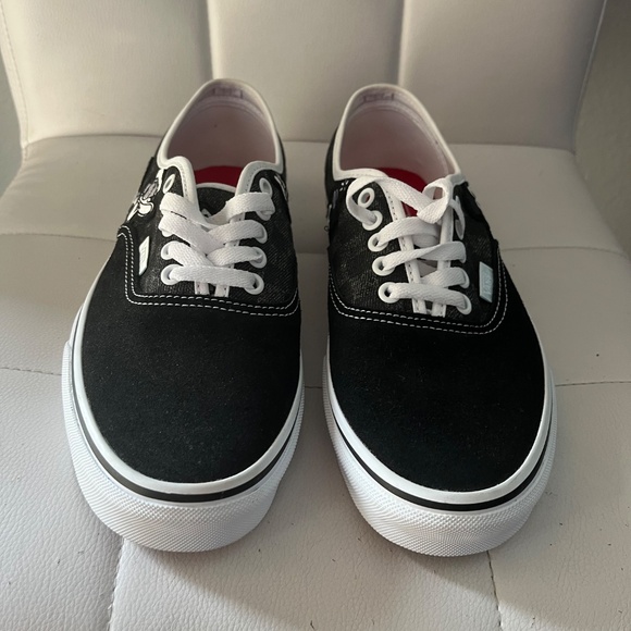 Vans Disney 100 - Picture 9 of 10